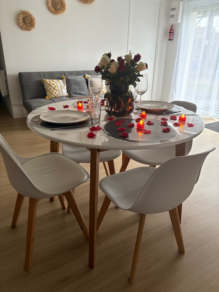 Case de Joséphine Suite & SPA salon table